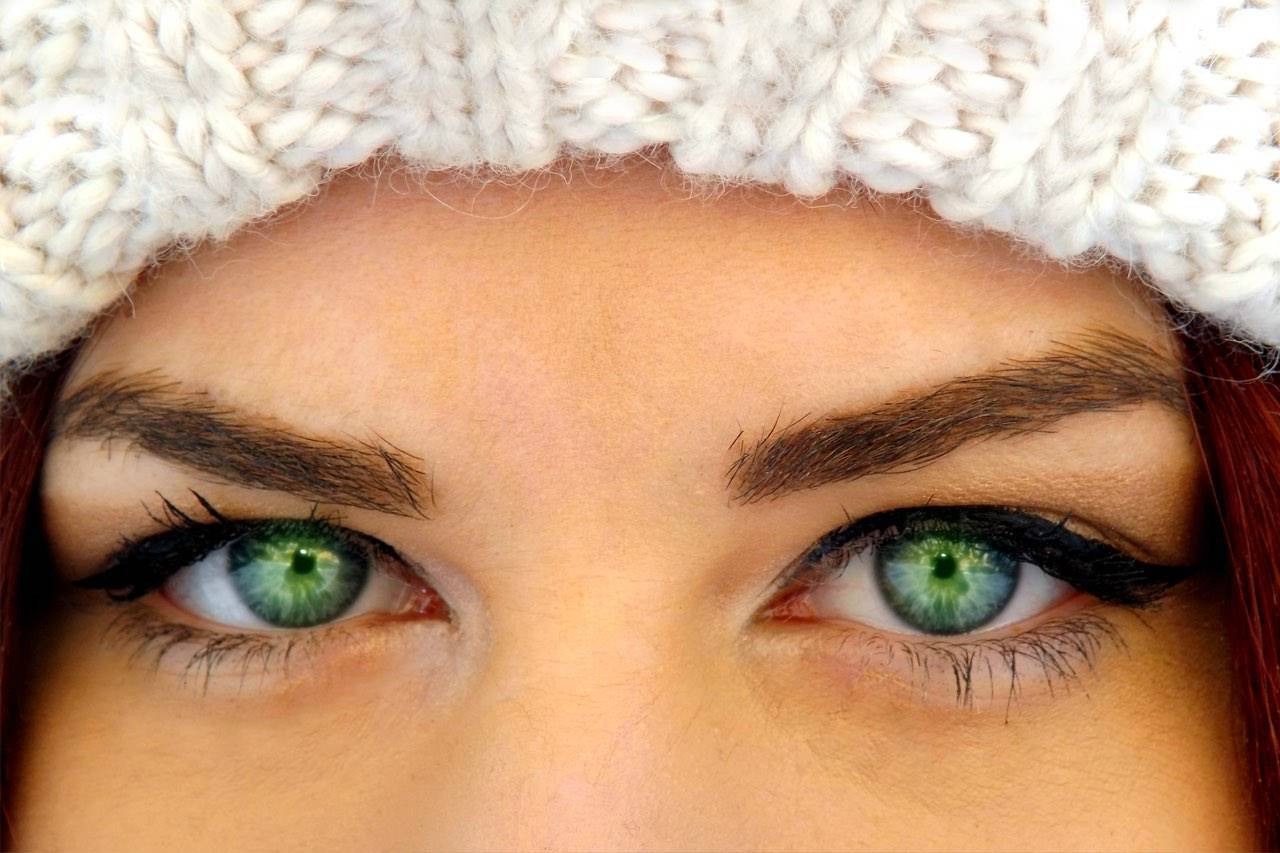 eyes--green-close-up-woman