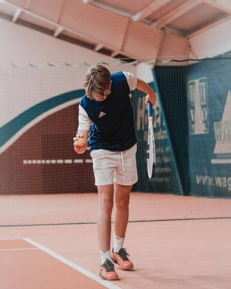 shallow focus photo of man